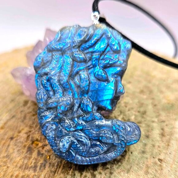Nature Labradorite Carved Flashy Medusa Big Pendant Necklace - Picture 1 of 9
